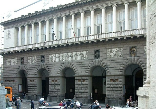 3. 나폴리 산 카를로 극장 (Teatro di San Carlo)